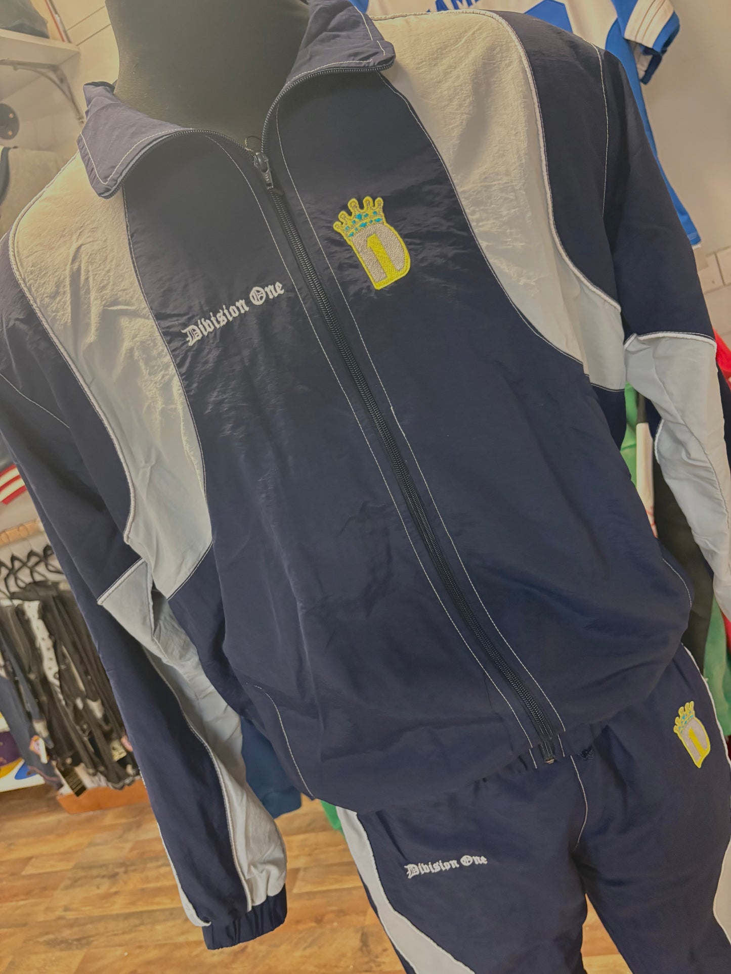 Division one windbreaker set